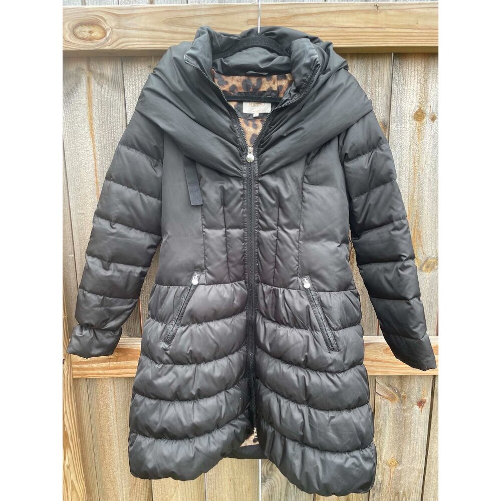 Laundry by Shelli Segal hooded down puffer coat. Women’s size Medium
